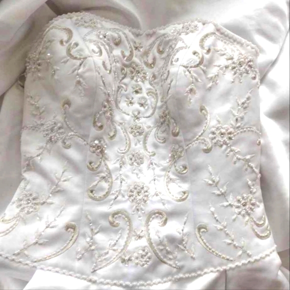 Wedding dress